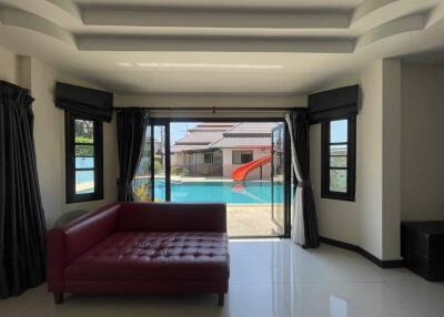 luxury pool villa Great location, not far from Sukhumvit Road, Ban Amphur, Sattahip, Chonburi