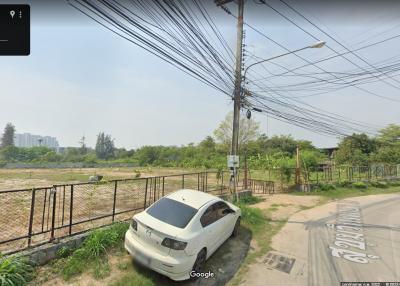 Land for sale in community areas near the road near the sea, Naklua, Banglamung, Pattaya.  Land 2 rai.