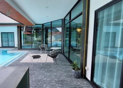 Modern 7-bedroom pool villa near Tara Pattana International School, special price