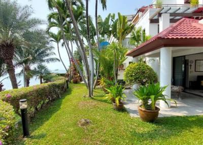 Beachfront pool villa, special price, sea view balcony 10 meters from the beach Baan Rim Pha, Wong Amat Beach, Pattaya