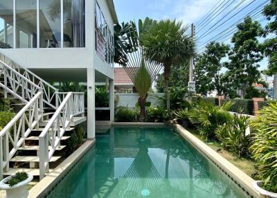 Urgent, urgent, beautiful pool villa, village, good location, Thung Klom, Tan Man, Pattaya, special price