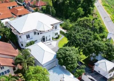 Luxury Villa Location Thung Klom Tan Man