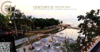 Another beautiful beachside modern loft style restaurant in Pattaya. There is a bridge over the canal for taking cool photos