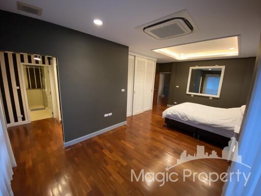 4 Bedrooms House For Sale in Grand Bangkok Boulevard Rama 9-Srinakarin