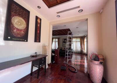 Luxury villas that come with  Designed and decorated in style combining Thai and Balinese styles.  Can