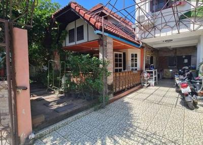 Urgent sale, quick, 2 storey detached house near walking street Pattaya