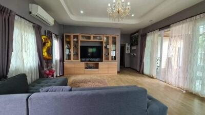 House for sale on the beach, can walk to the sea, 500 meters away, Na Jomtien, Pattaya