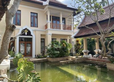 Beautiful and luxurious pool villa, View Talay Marina, Na Jomtien, Sattahip, Chonburi at a special price.