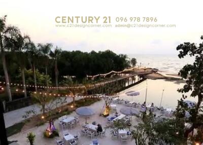 Land with food. Another beautiful beachside modern loft style restaurant in Pattaya. Special price. Na Jomtien Pattaya