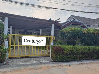 Single house for sale in the city center It is a seaside project village, Jomtien, Condotel, Thappaya, Pattaya.