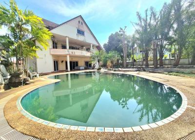 Pool villa for sale, large area, Bang Saray, Sattahip, Chonburi
