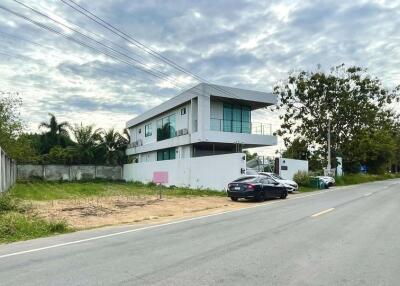 Land for sale, beautiful plot, Pattaya near Mabprachan Reservoir  Land 156 sq. wa (624 sqm)