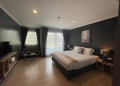 Hotel for sale in North Pattaya, near Terminal 21 Pattaya, has a hotel license ready to operate.