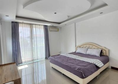 Townhouse for sale, 3 bedrooms, 4 bathrooms Special price near Sukhumvit, Khao Talo, Pattaya