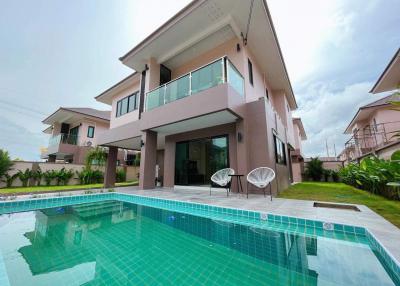 New house in the project, Huay Yai Road, near Jomtien Beach, starting price 8,800,000 baht.