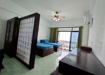 Urgent sale, condo, studio room, on a golden location, sea view beautiful room ready Jomtien Complex Pattaya