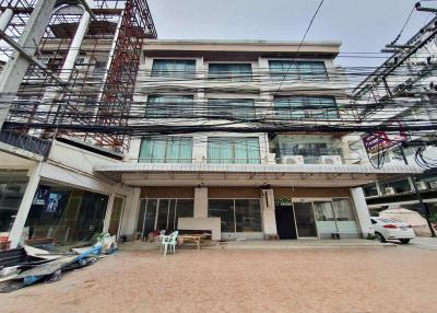 Commercial building, golden location, special price, Pattaya Second Road