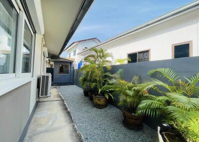 Sale ​​and rent a single storey house in Pattaya, Soi Huay Yai