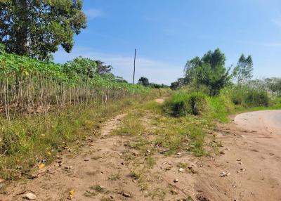 Large plot of land for sale, good price, near Mabprachan Reservoir, Pong, Bang Lamung, Chonburi.