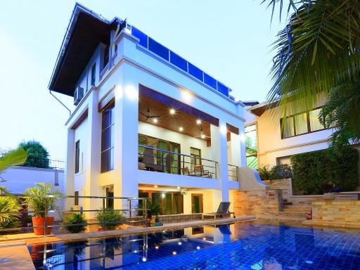 House for sale, pool villa, beautiful, luxurious, look expensive, good location, near Walking Street, Pattaya