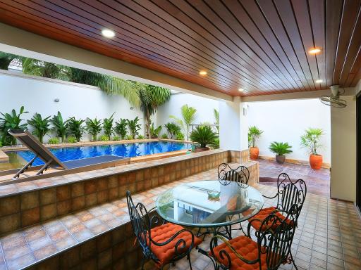 House for sale, pool villa, beautiful, luxurious, look expensive, good location, near Walking Street, Pattaya