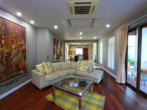 House for sale, pool villa, beautiful, luxurious, look expensive, good location, near Walking Street, Pattaya