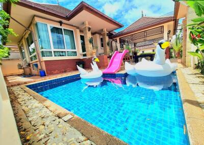 Beautiful pool villa for sale with private pool. Next to Bang Saray Beach, Sattahip, Chonburi, special price Le Beach.