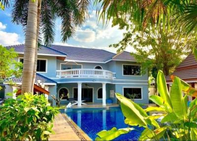 Luxury pool villa, good atmosphere, good location, water is not flooded, convenient to travel
