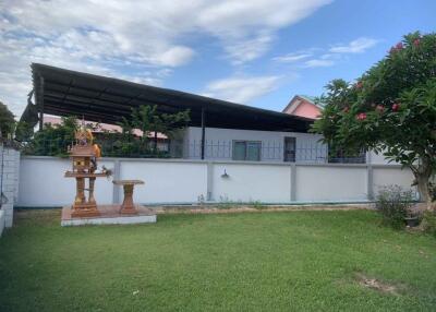 Two-storey house for sale, decorated in European style, with beautiful garden, special price, Pattaya