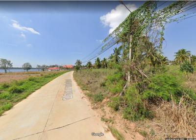 Land for sale with Mabprachan Reservoir view. Beautiful plot, good atmosphere, Mabprachan, Bang Lamung, Chonburi