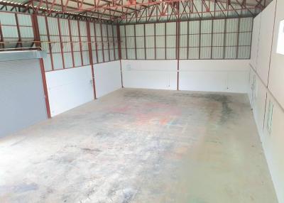 Warehouse for sale with annual tenants, just renewed the contract August 2022  Bang Saray, near Sukhumvit Road, only 150 meters, Soi Boonthavorn