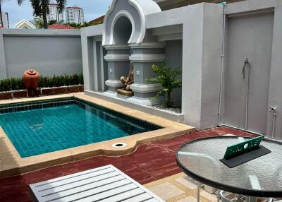 Pool villa for sale near the sea, Na Jomtien, Pattaya, special price