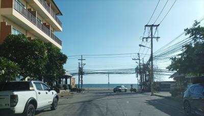 Urgent sale  Commercial building  Good location, near the sea, only 700 metersvery good price