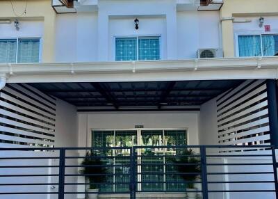 Townhouse 2 floors, good location, can carry only one bag, can move in, Nong Prue, Pattaya  Area 18 sq wa (72 sq m) 2 bedrooms 2 bathrooms