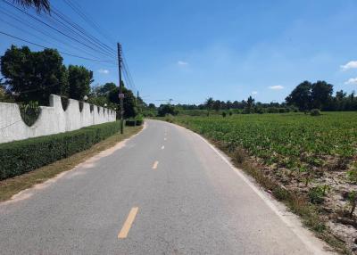 Land for sale near the edge of Mabprachan Reservoir, Nong Prue, Pattaya.