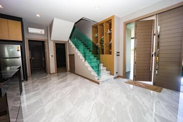 House style Luxury Modern Pool Villa 2 floors Madcha Nirvana Pattaya special price 12.99 million baht.