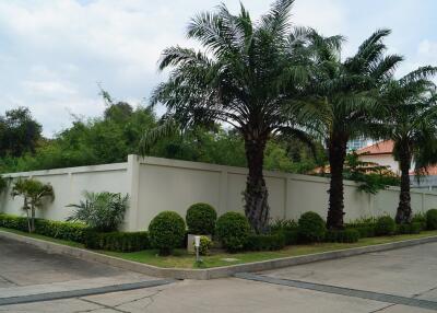 Land For Sale Majestic Villas Pratumnak