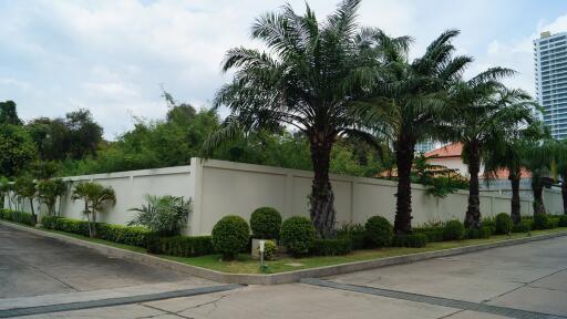 Land For Sale Majestic Villas Pratumnak