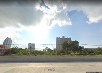 Land for sale near Ambassador Jomtien Hotel, next to Sukhumvit Road, beautiful plot, good location