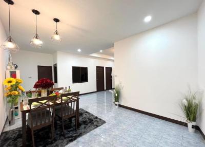 Townhouse in the corner of Pattaya for sale with furniture. Price 2,250,000 baht