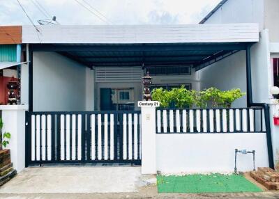 Newly renovated townhouse for sale, fully furnished, Khao Noi, Pattaya.