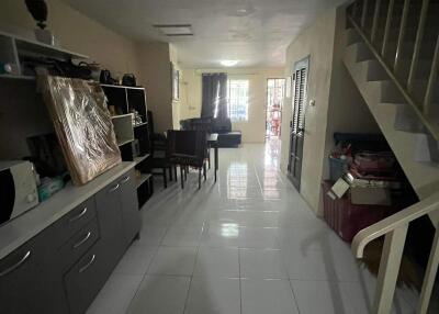 Townhouse for sale Cheap price 1,490,000 baht Ratanakorn Village Soi Siam Country Pattaya