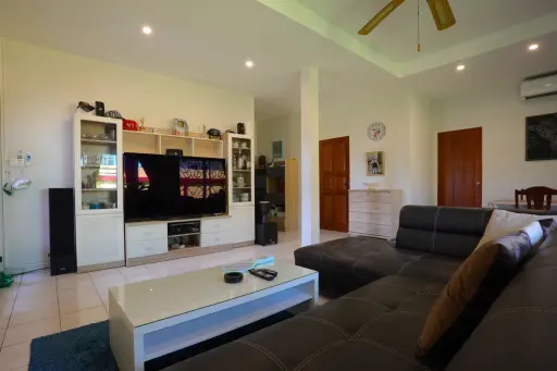
                        House 3 bedrooms, 2 bathrooms, Pattaya, for sale 4.3...