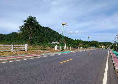 Land for sale Land next to the main road, prime location, near Mum Aroi restaurant Area 25 rai 3 ngan 89 sq m. Na Jomtien, Pattaya