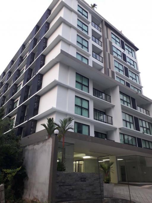 Hotel for sale, 8 floors, 79 rooms, area of ​​​​2 ngan 2 sq.wa. (202 sq.wa.) Pratumnak, Pattaya City. Sale ​​160 million baht