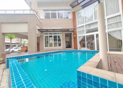 For rent 60,000/month, seaside village, can walk to the beach, Pattaya