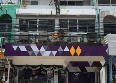 Cheapest sale in the best location of Pattaya. Commercial building 2 booths 3 floors. Sale price 25 million baht.