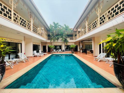 Selling a classic hotel on an area of ​​​​200 sq.wa., Thap Ya Road, Pattaya, special price of only 39 million baht.