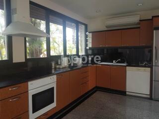 Jomtien Village with Fully Furnished for Sale