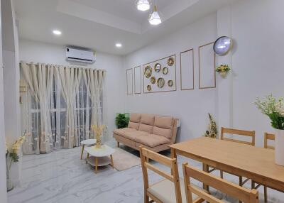 Townhouse for sale in Pattaya. Good location, newly renovated, 2 bedrooms, 1 bathroom, Khao Noi, Pattaya